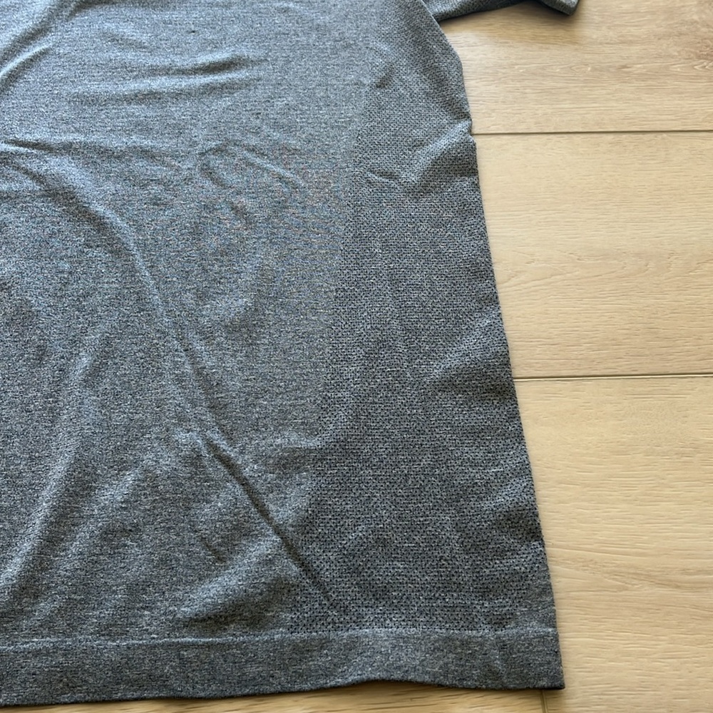 Lululemon :: Tee View 6